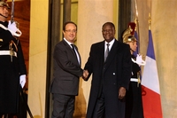 Diplomatie : Alassane Ouattara reçu par Hollande